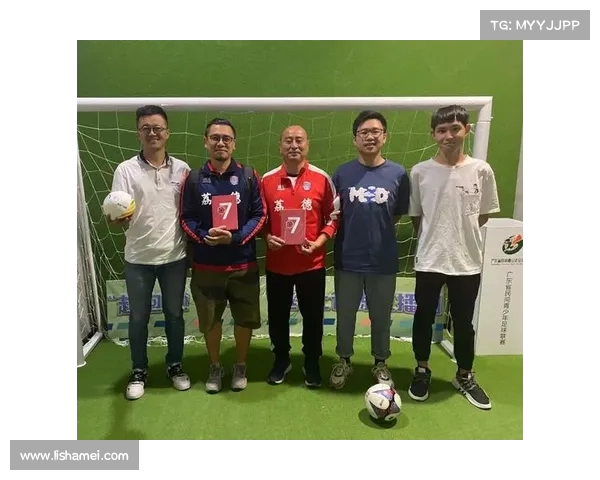 足球球员合同续约解析 如何平衡薪资、年限与俱乐部需求